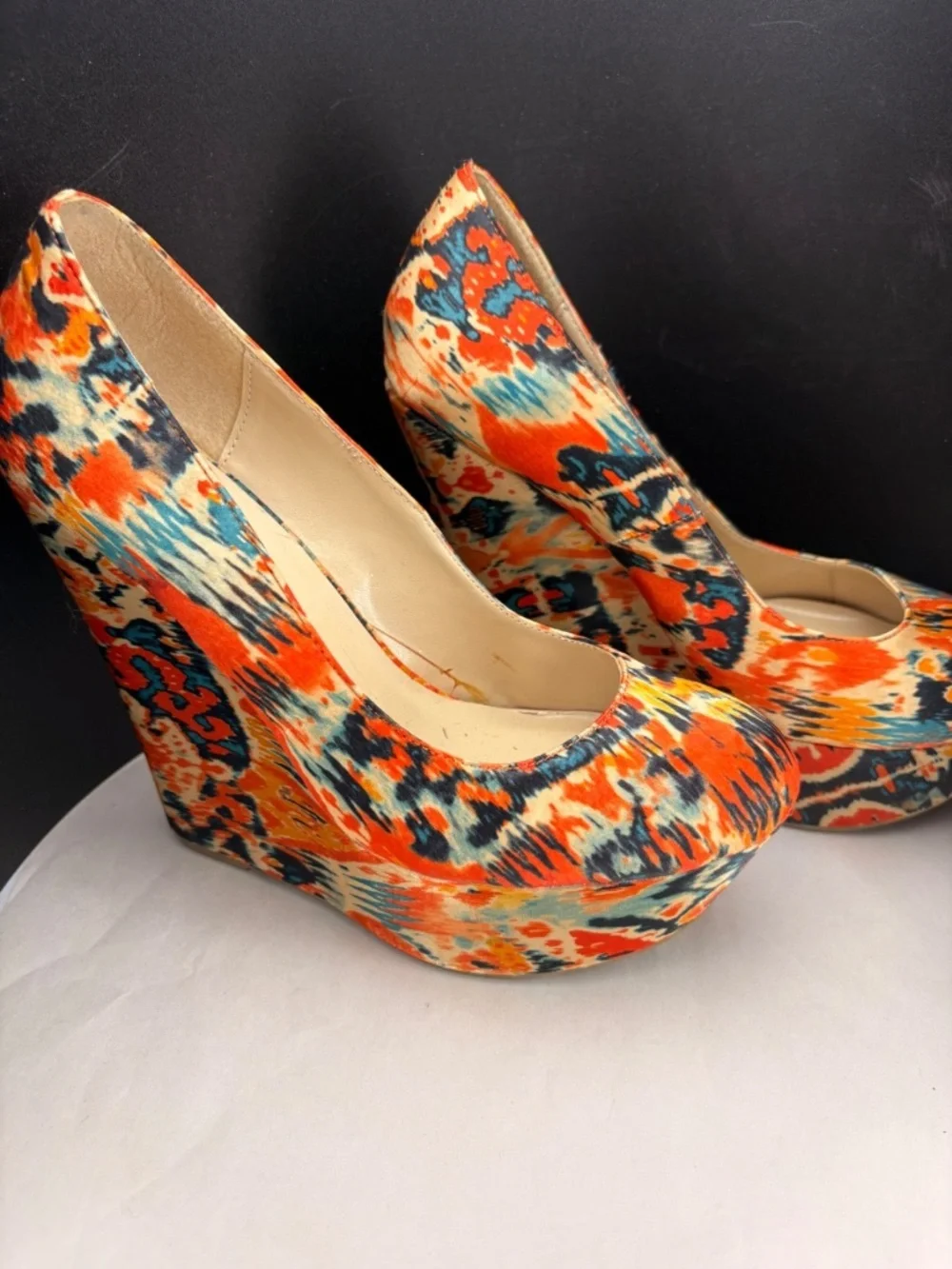 Breckelle's Platform Wedge Abstract Multicolor Fabric Women's Heels Size 9 - Picture 4 of 13